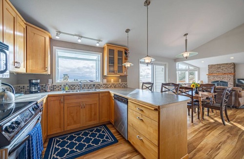 Nordland House | Waterfront Oasis w/Beach Access