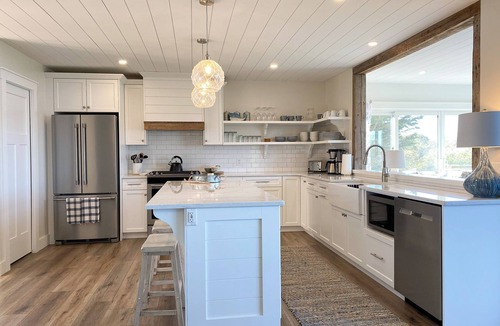 Darnley House | Waterfront oasis with private dock, hot-tub, 2 minutes to beach