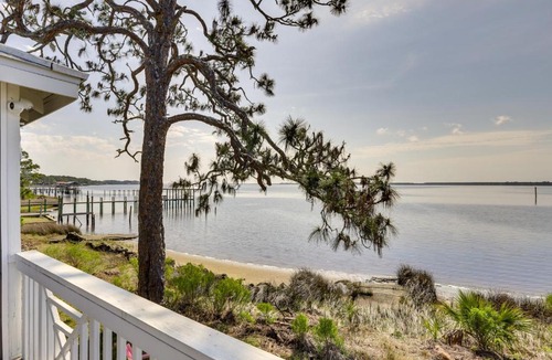 Ochlockonee Bay House | Waterfront Ochlockonee Bay Cottage with Views!