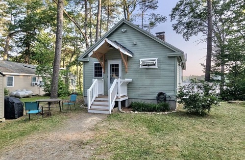 Windham Cottage | WATERFRONT ON PETTENGILL POND