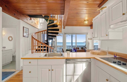 East Harwich House | Waterfront on Pleasant Bay!