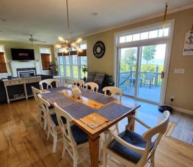 Bridgeport House | Waterfront Oneida Lake Lux House