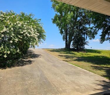 Vienna Villa | Waterfront Paradise Kayaks & Private Boat Ramp