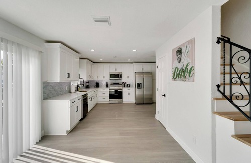 Bay Crest Park House | Waterfront Paradise - Modern - Pool & Grill