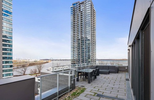 Montreal Condo | Waterfront penthouse with 1000 square feet patio