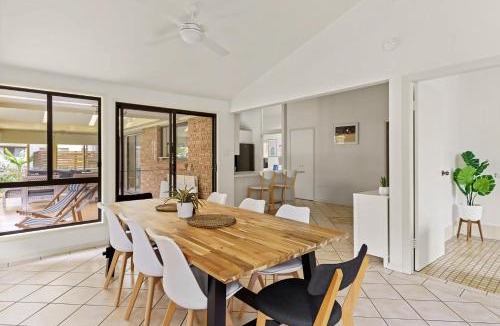 Toukley House | Waterfront Pet Friendly Abode Toukley NSW