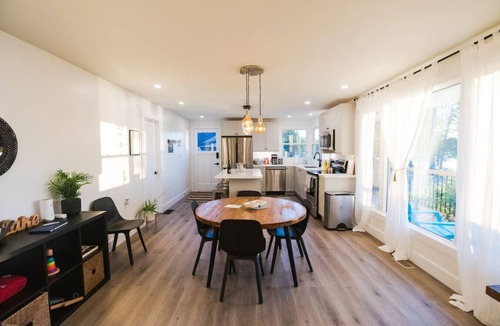 Tudor and Cashel Cottage | Waterfront-Pet Friendly-HotTub-Firepit-BBQ