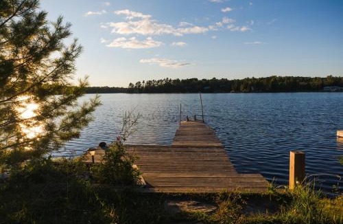 Tudor and Cashel Villa | Waterfront-Pet Friendly-HotTub-Firepit-BBQ
