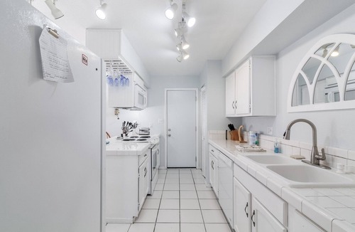 Dobson Ranch House | Waterfront - Pet Friendly Home - ON The Lake - Short Term & Multi-month options