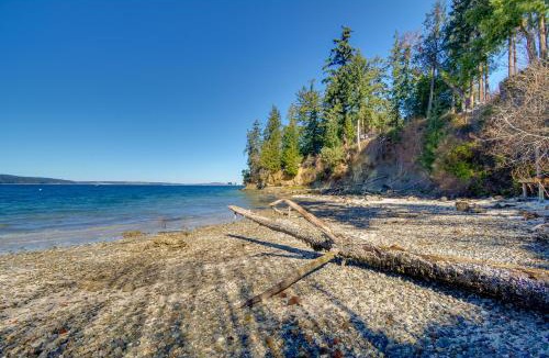 Port Hadlock House | Waterfront PNW Escape with Deck and Beach Access!