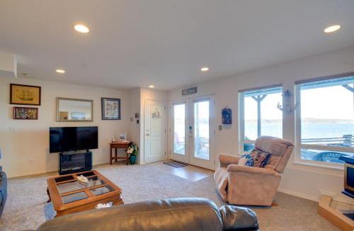 Port Hadlock House | Waterfront PNW Escape with Deck and Beach Access!