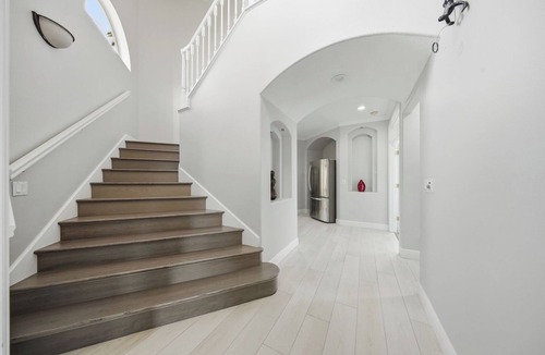 Palm Harbor Villa | Waterfront Pool Balcony + Game Room