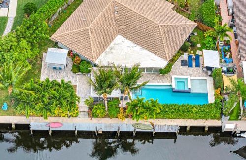 Garden Isles House | Waterfront Pool Home Near Beach Sleeps 10