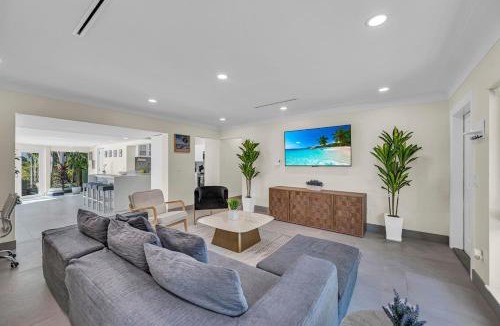 Garden Isles House | Waterfront Pool Home Near Beach Sleeps 10