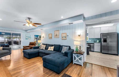 Refugio County House | Waterfront Pool Hot Tub Private Pier Guest Bungalow