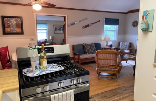 Wolcott Cottage | Waterfront Port Bay Cottage with Private Dock