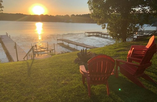 Wolcott Cottage | Waterfront Port Bay Cottage with Private Dock