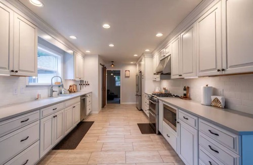 Greenbank House | Waterfront Privacy with Beach Access & Hot Tub