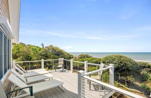 North Eastham House | Waterfront Private Beach Panoramic Views