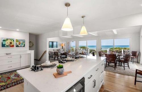 North Eastham House | Waterfront Private Beach Panoramic Views