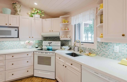 Colpoys Bay House | Waterfront Private cottage | New Reno | 9 guests