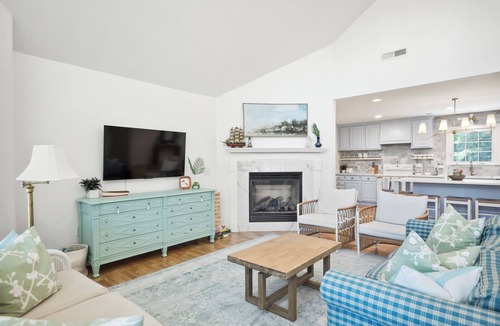 Oriental House | Waterfront. Private Dock for Boat. Pet-friendly. 10 mins to Downtown Oriental.