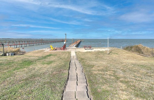Taft House | Waterfront! Private lighted pier! Fire pit!
