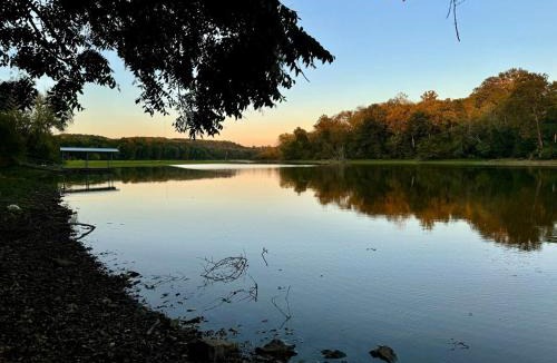 Dover House | Waterfront - Private Retreat - Downtown Dover