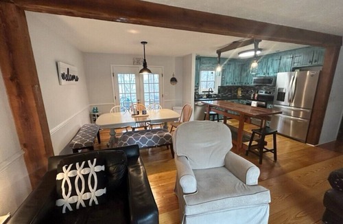 Merifield Acres House | Waterfront+Private Dock. 4bdrm + 3 Full baths. gameroom+paddle boards. Sleeps 11