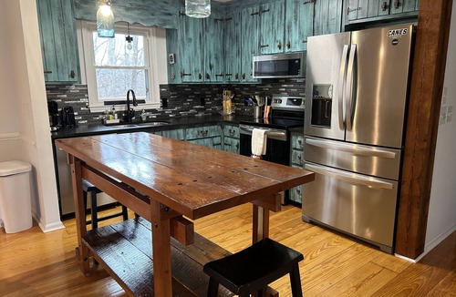 Merifield Acres House | Waterfront+Private Dock. 4bdrm + 3 Full baths. gameroom+paddle boards. Sleeps 11