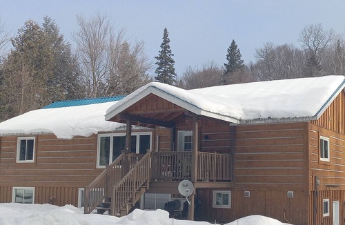 Perry House | Waterfront property in the forest