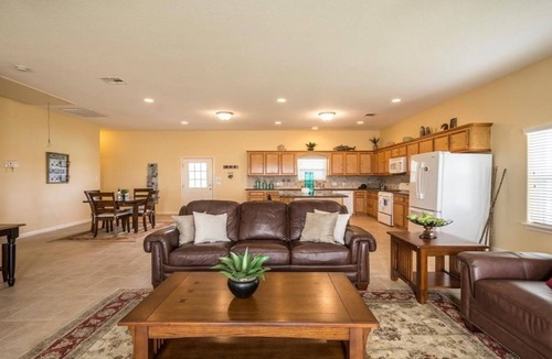 San Leon House | Waterfront Property with a 300ft Pier w/Fishing Lights