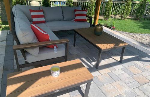 Rideau Lakes House | Waterfront Q Estate summer cottage