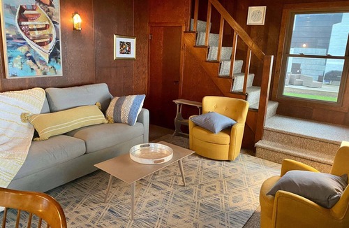 Town of Owasco Cottage | Waterfront Quaint 3 bed cottage that sleeps 6