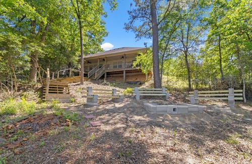 Oakhurst House | Waterfront Recreation Hideaway