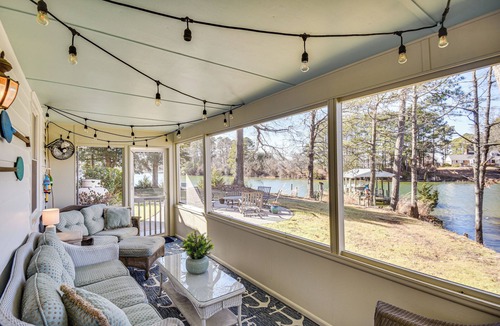 Reedville House | Waterfront Reedville Retreat w/Hot Tub + Dock