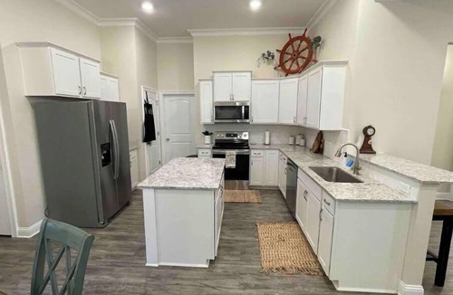 Shreveport House | Waterfront Relaxation!