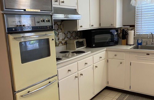 Coltons Point House | Waterfront Relaxing Getaway