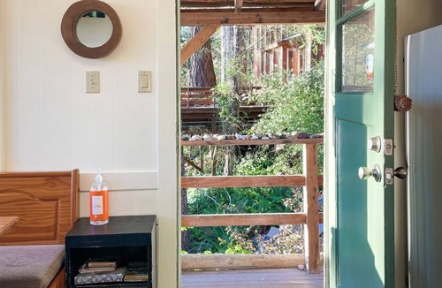 La Conner Cabin | Waterfront relaxing, getaway. Small, clean, warm cabin.