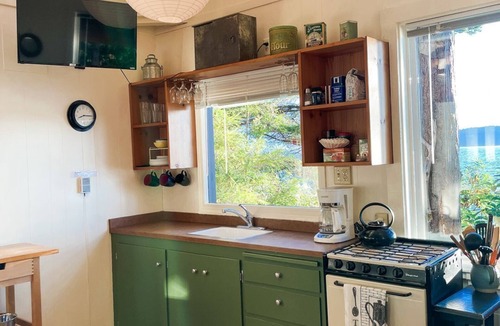 La Conner Cabin | Waterfront relaxing, getaway. Small, clean, warm cabin.