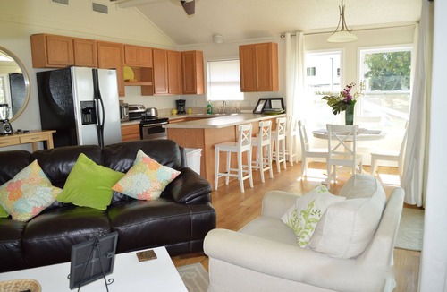 Frisco House | WaterFront Rentals Lake Lewisville- Lake Houses near each other