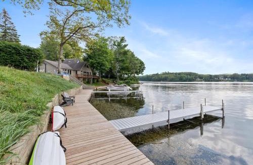 Newaygo House | Waterfront Resort with Bikes, Docks, BBQ