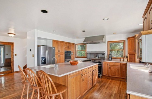 Mount Vernon House | Waterfront Retreat with Private Beach & Dock