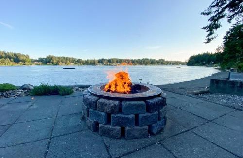 Agate House | Waterfront Retreat at Church Point