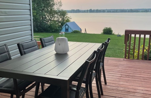 Adolphustown House | Waterfront Retreat: Luxe & Modern Spa Inspired