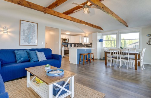 Howard House | Waterfront Retreat on Apple Valley Lake!