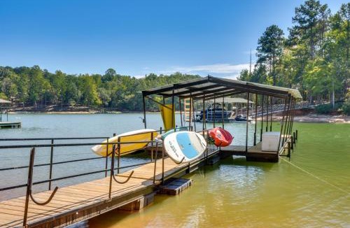 Lavonia House | Waterfront Retreat on Lake Hartwell w/Dock