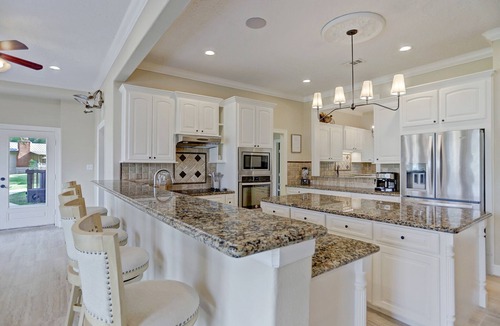 Willis House | Waterfront retreat on quiet cove - Sleeps 20
