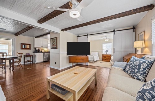 Columbia House | Waterfront Retreat on the Albemarle Sound