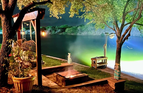 Rio Hondo Cottage | Waterfront Retreat - Pier + Fishing + Fire Pit - Arroyo City, Texas